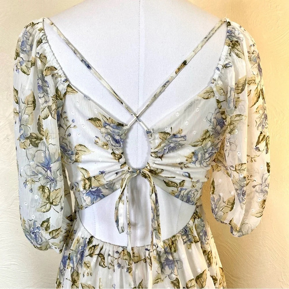 NWT Lush Clothing Floral Mini Dress, Puff Sleeves, Cut Out Back, Ivory, Medium - Picture 4 of 6